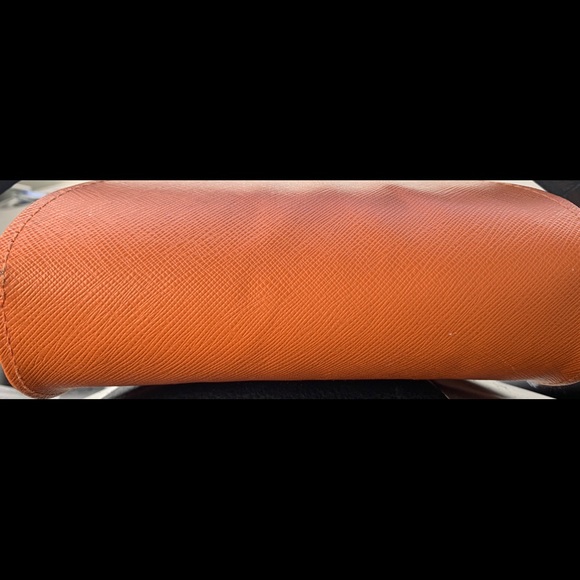 SOLD Tory Burch sunglasses case - Picture 6 of 7